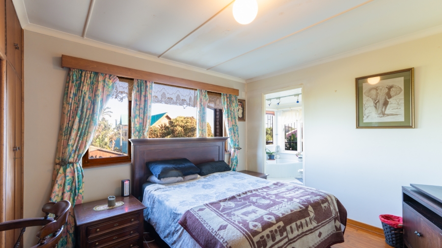 4 Bedroom Property for Sale in Brenton On Sea Western Cape